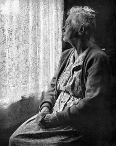 612px-Elderly_Woman__BW_image_by_Chalmers_Butterfield